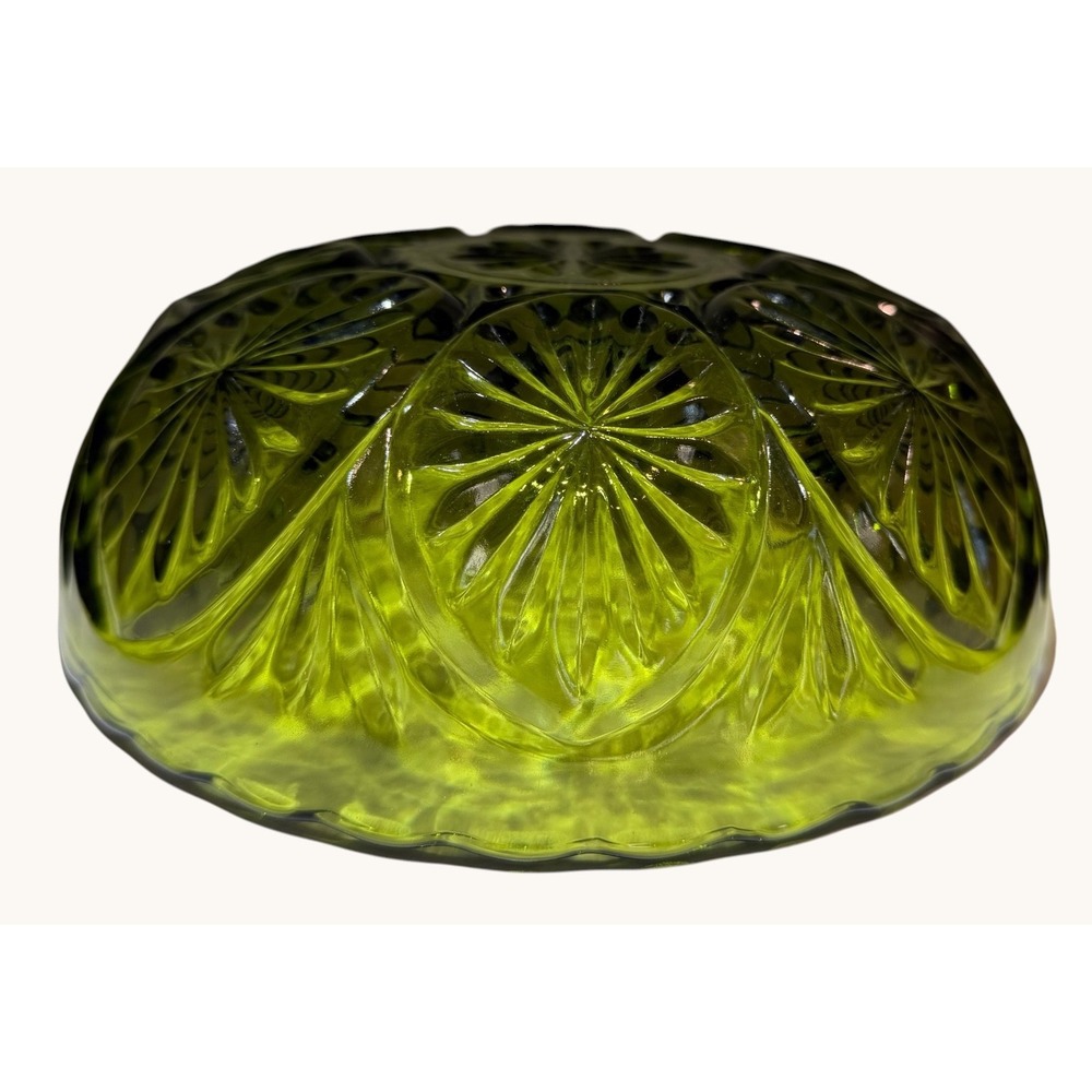 Vintage Anchor Hocking Avocado Green Medallion Serving Bowl 9" Star & Cameo - Picture 6 of 6